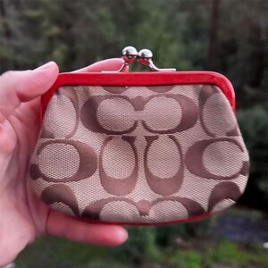 VINTAGE COACH Kisslock Coin Pouch Wallet Tan Jacquard w Red Leather w Silver